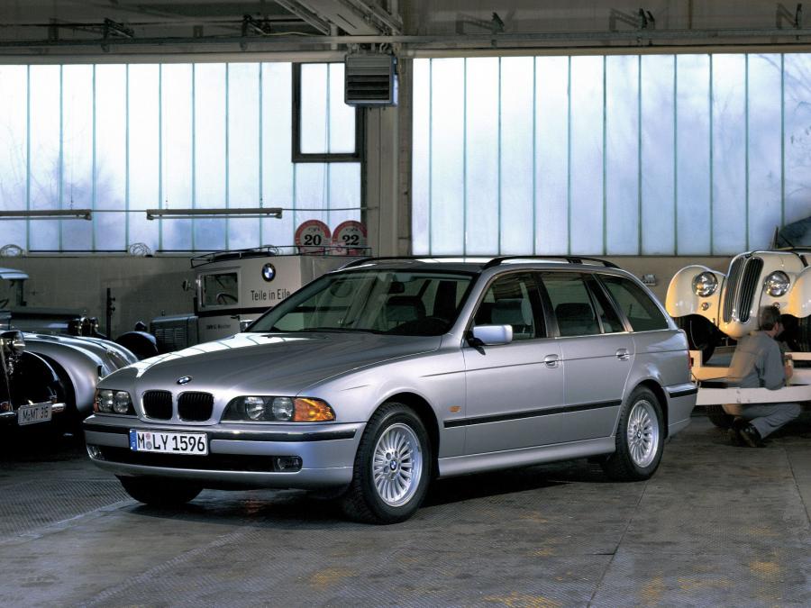  BMW 528i Touring 1997 года  (фото 1 из 16)